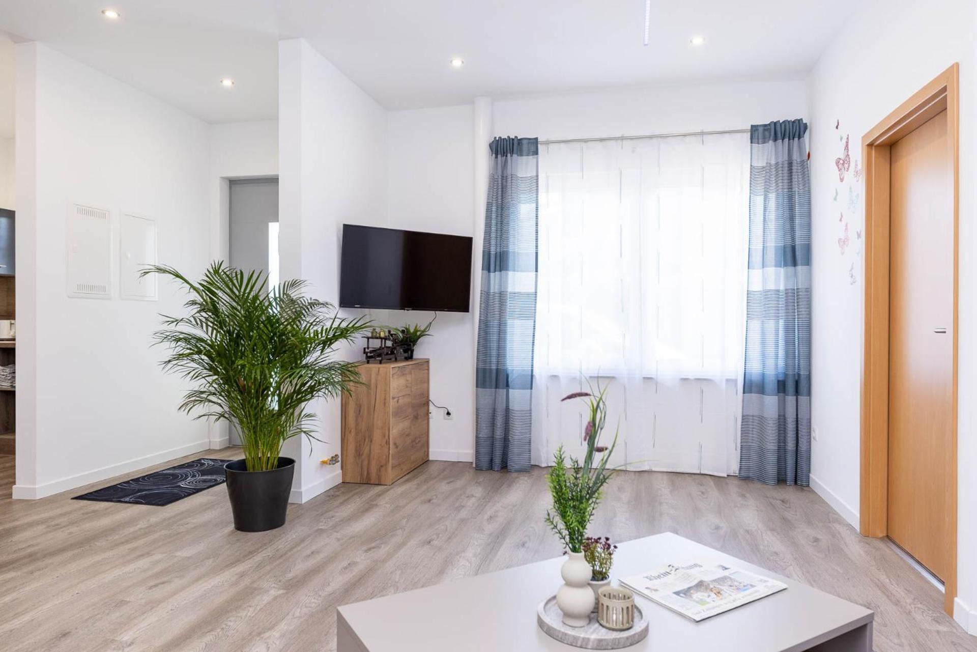Neu I Ferienwohnung Jasmin Андернах Экстерьер фото
