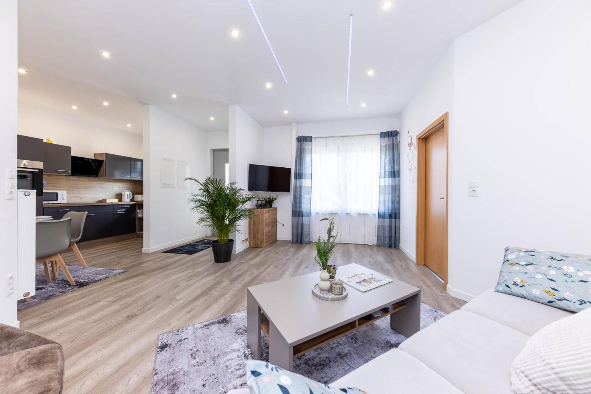 Neu I Ferienwohnung Jasmin Андернах Экстерьер фото