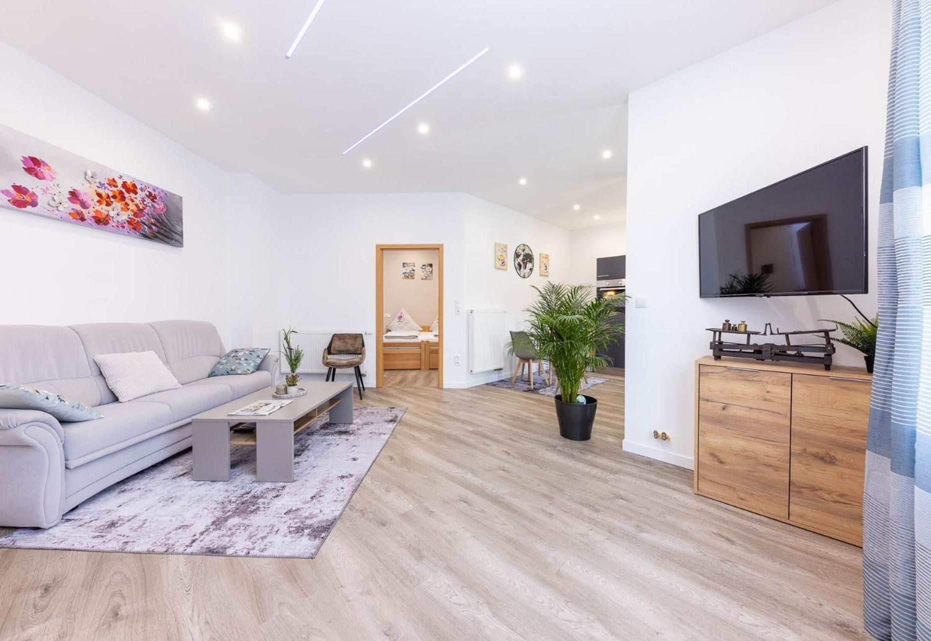 Neu I Ferienwohnung Jasmin Андернах Экстерьер фото